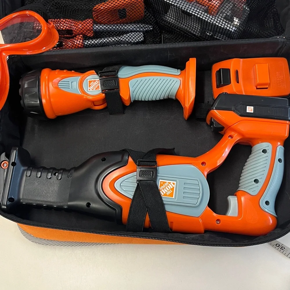 HOME DEPOT Kids battery powered Tool set in carrying case PERFECT hard to find